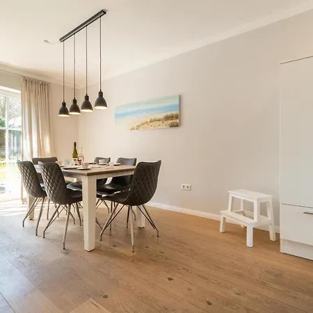 Holiday home Haus Am Leuchtturm 4 *