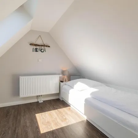 Haus Am Leuchtturm 4 *